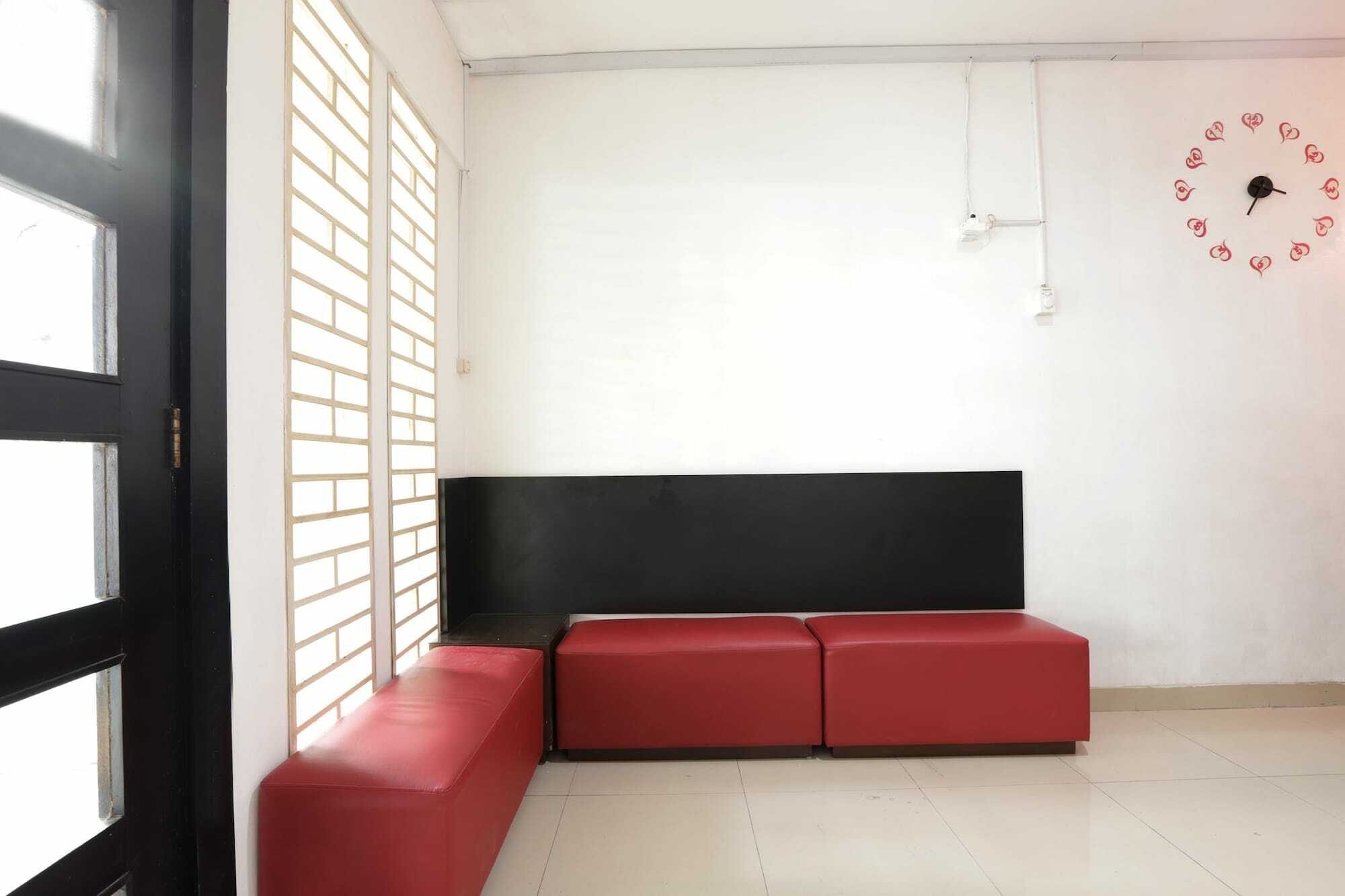 Oyo 345 Wynne Residence Yakarta Exterior foto